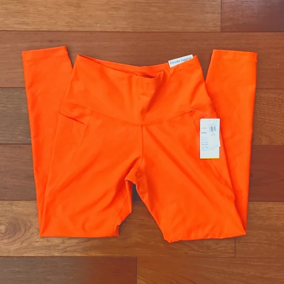 NWT Old Navy Neon orange high-rise leggings w side thigh pockets. Petite size M. - Picture 2 of 3